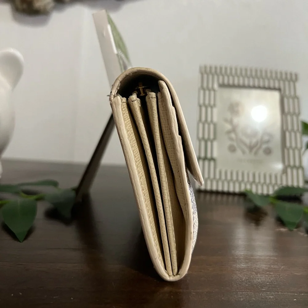 Louis Vuitton Damier Azur Sara Long Wallet - Picture 15 of 17